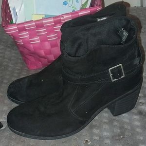 American Eagle Women's Black Suede Ankle Boots